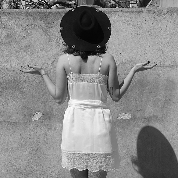 15-colgadas-de-una-percha-blanche-must-have-ss-16-pv-2016-imprescindibles-vestido-lencero-lingerie-dress-estilo-pijamero-pyjamas-style-9