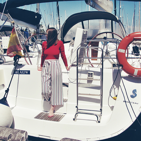 15-colgadas-de-una-percha-carla-kissler-culottes-rayas-stripes-rojo-red-navy-blue-azul-marino-body-punto-1