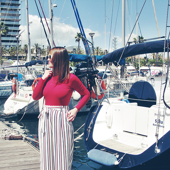 15-colgadas-de-una-percha-carla-kissler-culottes-rayas-stripes-rojo-red-navy-blue-azul-marino-body-punto-4