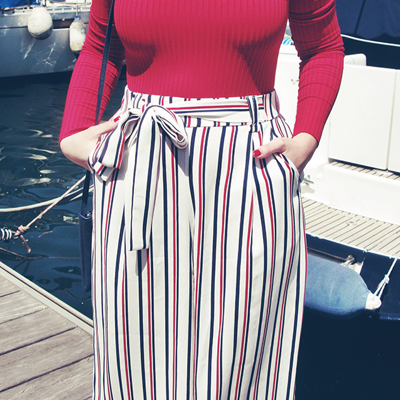 15-colgadas-de-una-percha-carla-kissler-culottes-rayas-stripes-rojo-red-navy-blue-azul-marino-body-punto-5