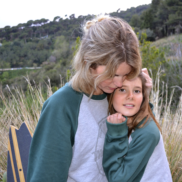 15-colgadas-de-una-percha-gina-carreras-mr-happiness-sudadera-sweatshirt-bambas-trainers-7