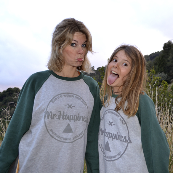 15-colgadas-de-una-percha-gina-carreras-mr-happiness-sudadera-sweatshirt-bambas-trainers-9