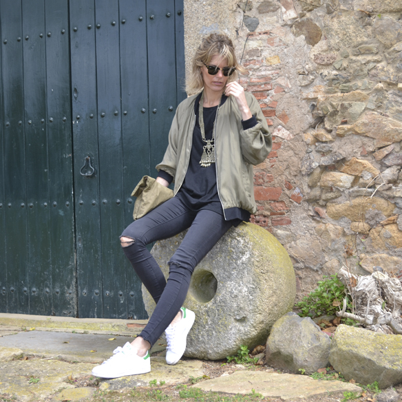 15-colgadas-de-una-percha-gina-carreras-must-have-ss-16-pv-bomber-calle-street-1