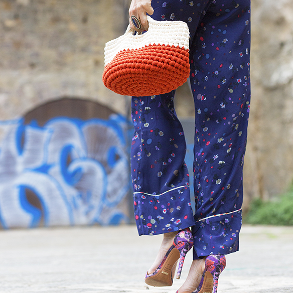 15-colgadas-de-una-percha-maica-jau-ss-16-pv-flores-flowers-floral-print-pantalon-pijama-pyjamas-pant-sudadera-sweatshirt-7