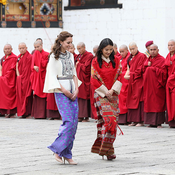 15-colgadas-de-una-percha-the-style-of-el-estilo-de-Kate-Middleton-India-Tour-1