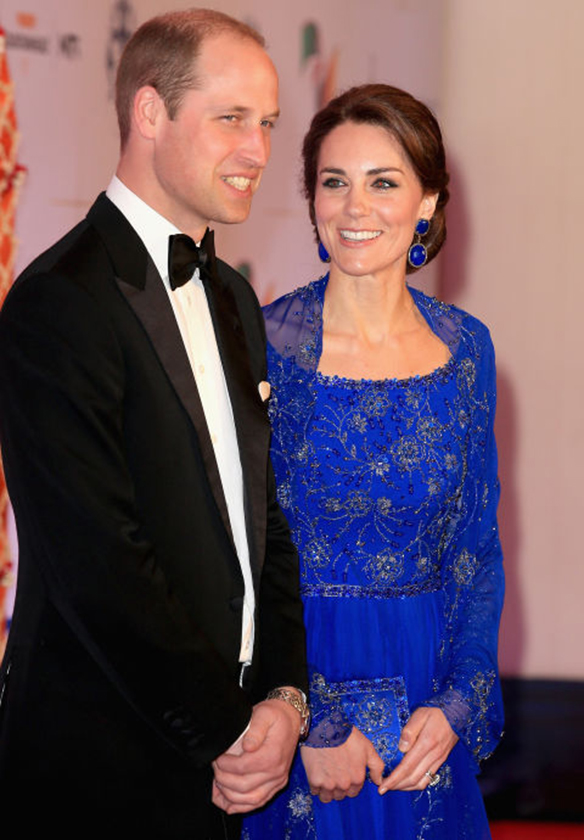 15-colgadas-de-una-percha-the-style-of-el-estilo-de-Kate-Middleton-India-Tour-15