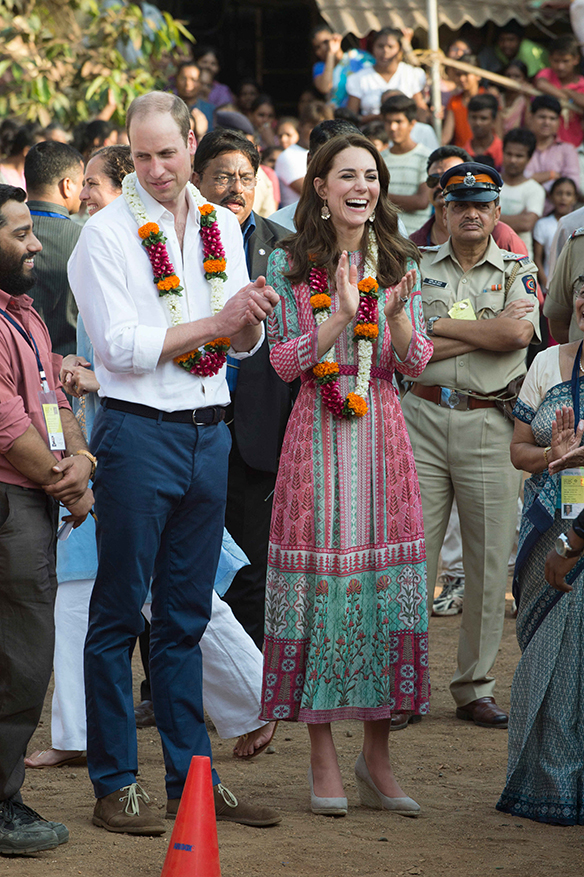 15-colgadas-de-una-percha-the-style-of-el-estilo-de-Kate-Middleton-India-Tour-7