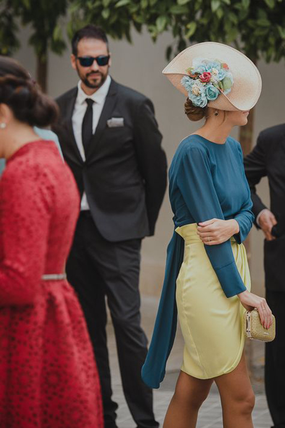 15-colgadas-de-una-percha-15-lwl-looks-we-love-la-invitada-de-boda-perfecta-the-perfect-wedding-guest-outfits-estilo-style-10