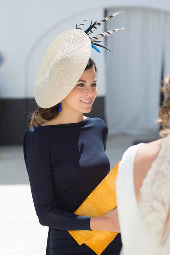 15-colgadas-de-una-percha-15-lwl-looks-we-love-la-invitada-de-boda-perfecta-the-perfect-wedding-guest-outfits-estilo-style-14