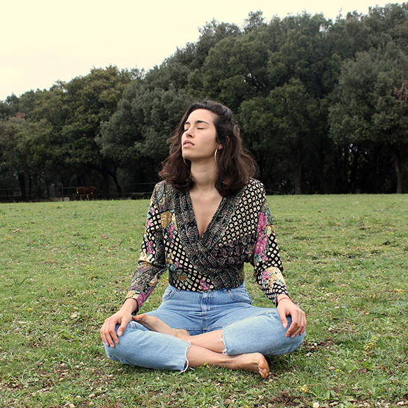 15-colgadas-de-una-percha-blanche-vintage-print-estampado-jeans-con-flecos-tassel-jeans-babuchas-babouches-1