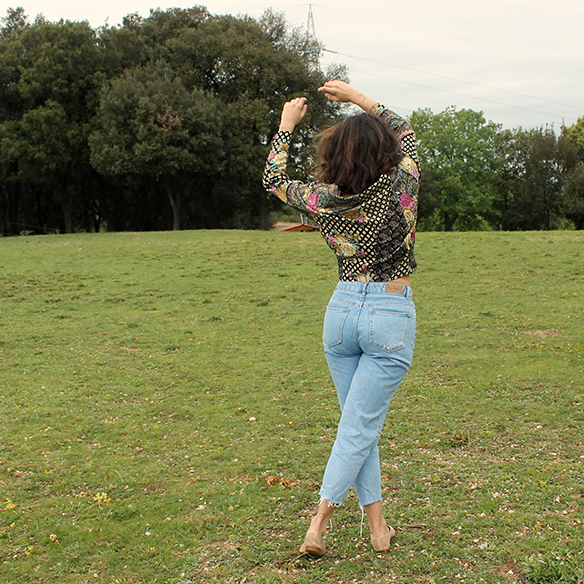 15-colgadas-de-una-percha-blanche-vintage-print-estampado-jeans-con-flecos-tassel-jeans-babuchas-babouches-2