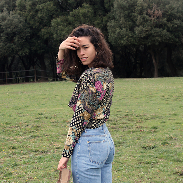 15-colgadas-de-una-percha-blanche-vintage-print-estampado-jeans-con-flecos-tassel-jeans-babuchas-babouches-3