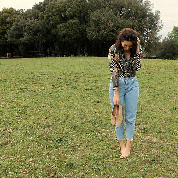 15-colgadas-de-una-percha-blanche-vintage-print-estampado-jeans-con-flecos-tassel-jeans-babuchas-babouches-5