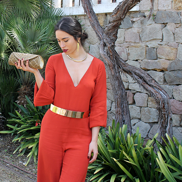 15-colgadas-de-una-percha-blanche-weddings-bodas-mono-teja-tile-jumpsuit-cinturon-rigido-dorado-gold-rigid-belt-1