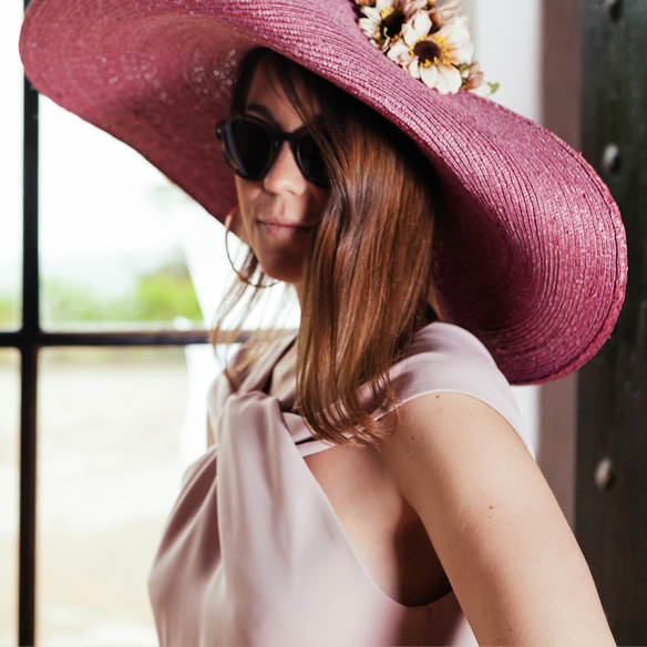 15-colgadas-de-una-percha-carla-kissler-anna-duarte-vestidos-invitadas-de-boda-wedding-guest-outfits-looks-by-biombo-3