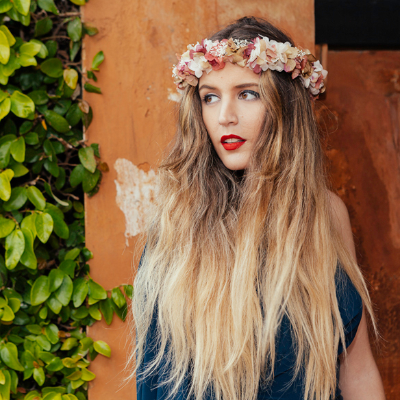 15-colgadas-de-una-percha-carla-kissler-anna-duarte-vestidos-invitadas-de-boda-wedding-guest-outfits-looks-rental-mode-barcelona-bcn-2