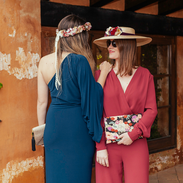 15-colgadas-de-una-percha-carla-kissler-anna-duarte-vestidos-invitadas-de-boda-wedding-guest-outfits-looks-rental-mode-barcelona-bcn-7