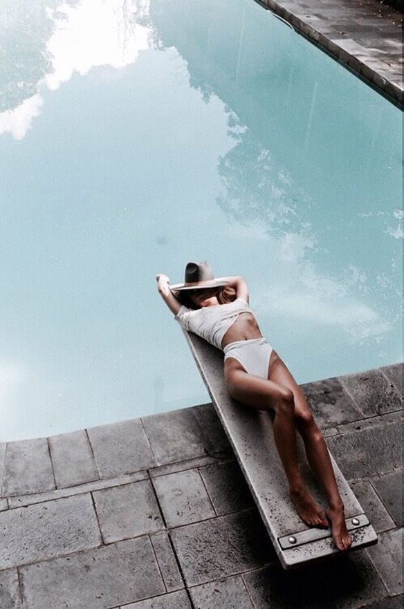 15-colgadas-de-una-percha-june-mood-board-junio-inspiracion-inspiration-verano-summer-50