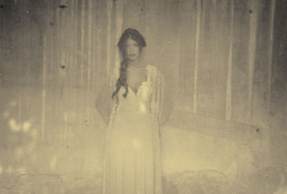 15-colgadas-de-una-percha-magnolia-antic-brides-novias-vintage-fashion-moda-piezas-unicas-exclusive-garments-5