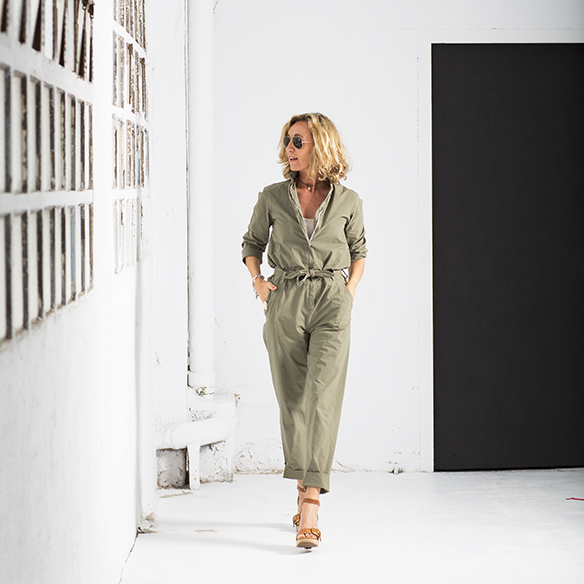 15-colgadas-de-una-percha-maica-jau-mono-jumpsuit-caqui-khaki-cuñas-wedges-3
