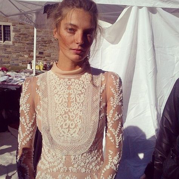 15-colgadas-de-una-percha-que-tipo-de-novia-eres-what-kind-of-bride-are-you-wedding-gown-dress-vestidos-de-novia-bodas-boho-5