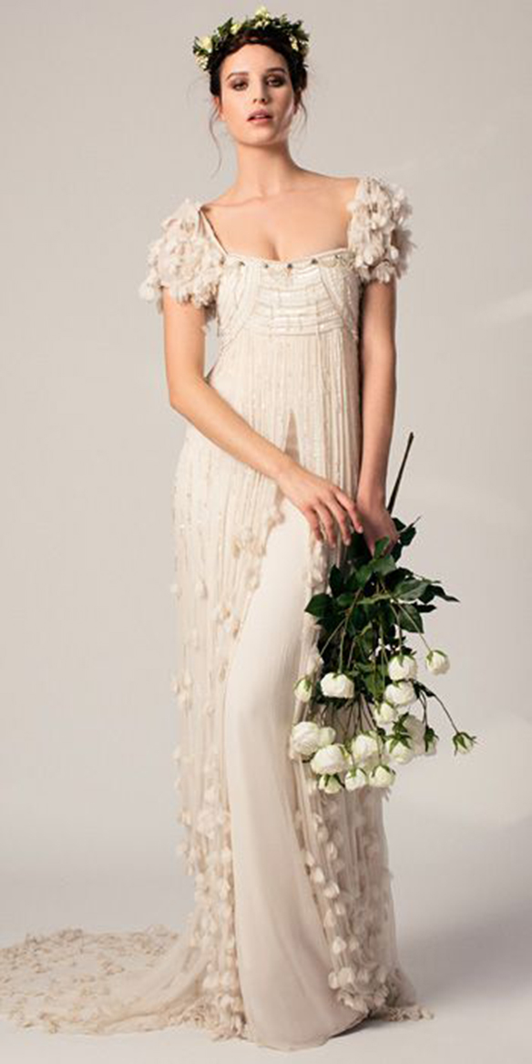 15-colgadas-de-una-percha-que-tipo-de-novia-eres-what-kind-of-bride-are-you-wedding-gown-dress-vestidos-de-novia-bodas-medieval-8