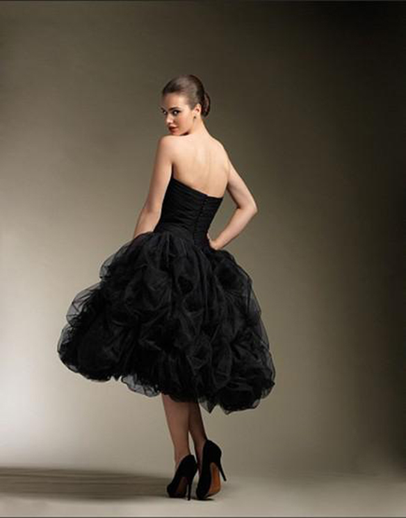 15-colgadas-de-una-percha-que-tipo-de-novia-eres-what-kind-of-bride-are-you-wedding-gown-dress-vestidos-de-novia-bodas-negro-total-black-2