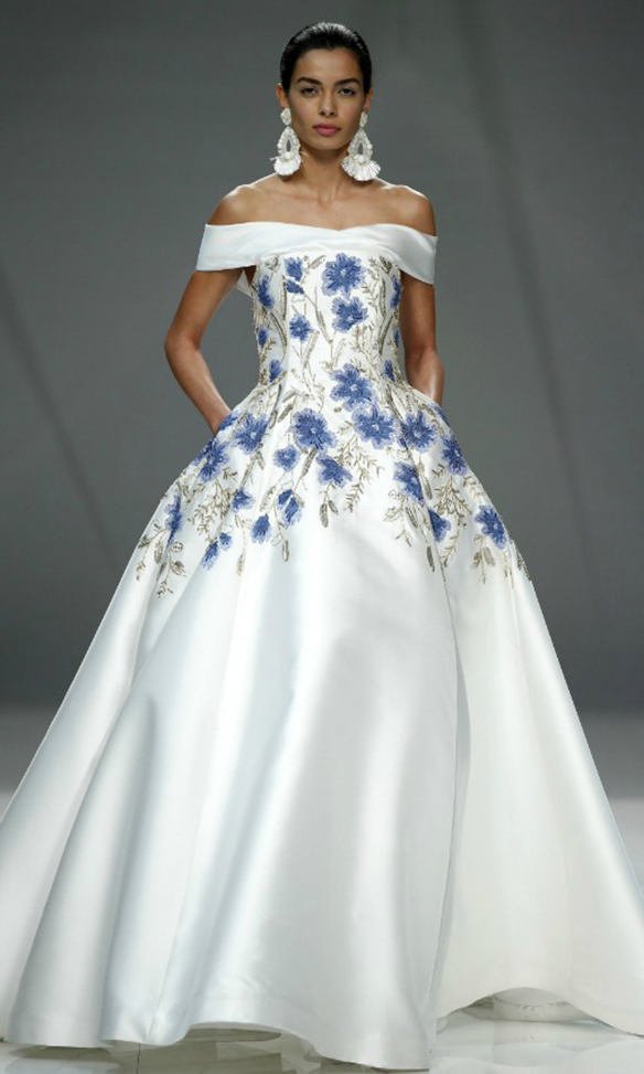 15-colgadas-de-una-percha-que-tipo-de-novia-eres-what-kind-of-bride-are-you-wedding-gown-dress-vestidos-de-novia-bodas-off-shoulders-hombros-descubiertos-8