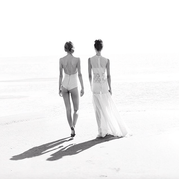 15-colgadas-de-una-percha-teresa-helbig-vestidos-de-novia-wedding-gowns-bodas-weddings-brides-12