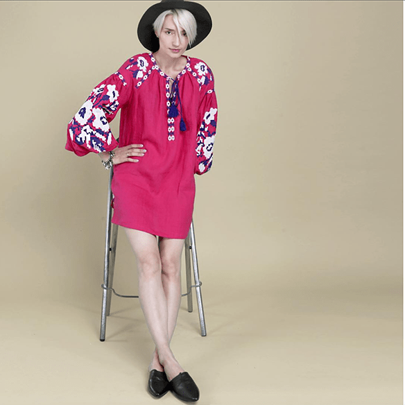 15-colgadas-de-una-percha-closet-must-march-11-vestidos-bordados-tunicas-blusas-embroidery-dress-tunic-blouse-10