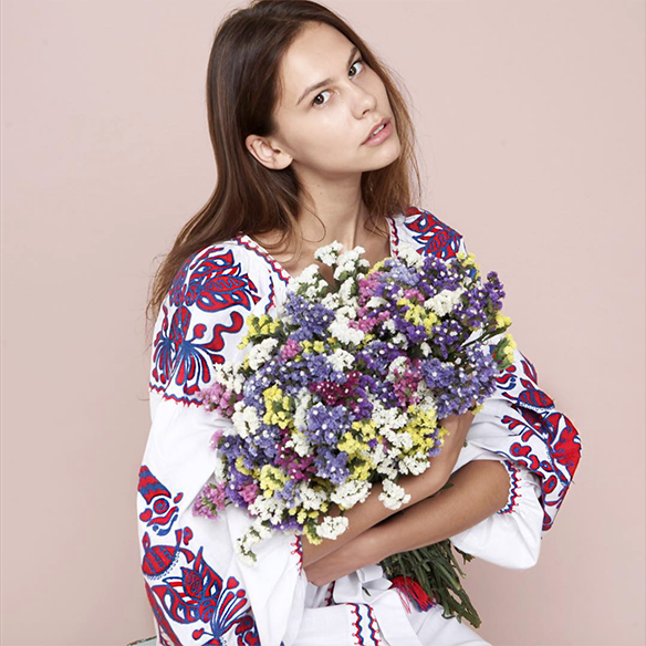 15-colgadas-de-una-percha-closet-must-march-11-vestidos-bordados-tunicas-blusas-embroidery-dress-tunic-blouse-3