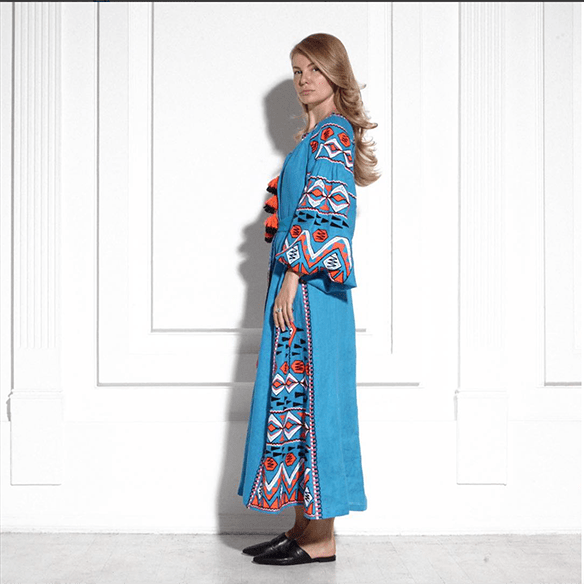 15-colgadas-de-una-percha-closet-must-march-11-vestidos-bordados-tunicas-blusas-embroidery-dress-tunic-blouse-8