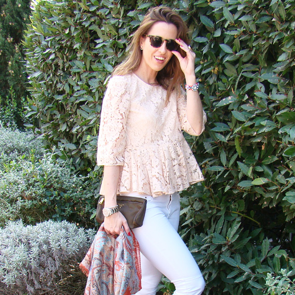 15-colgadas-de-una-percha-marta-r-peplum-lace-top-encaje-flats-6