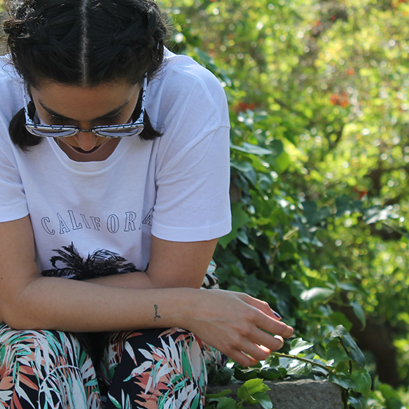 15-colgadas-de-una-percha-palmeras-palm-trees-culottes-gafas-de-sol-sunnies-trenzas-braids-sandalias-sandals-blanche-6