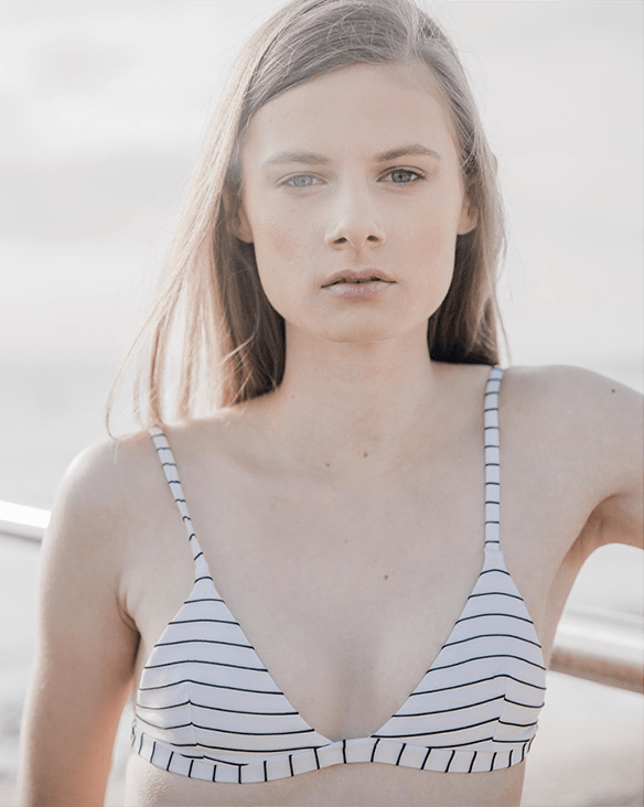 15-colgadas-de-una-percha-pier-43-swimwear-bikini-bañador-moda-fashion-17