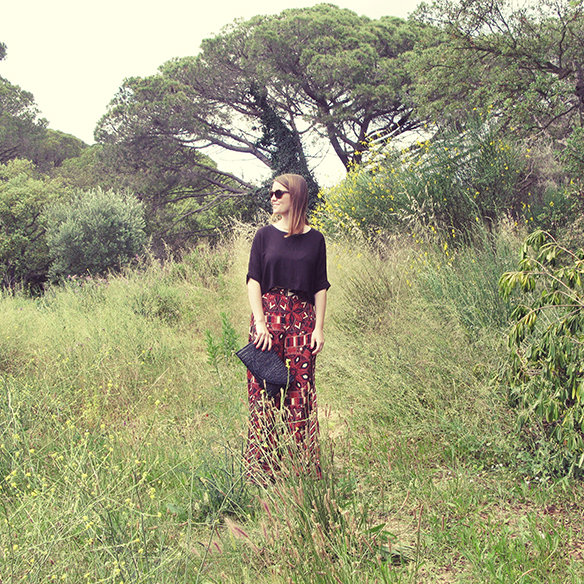 15-colgadas-de-una-percha-san-juan-saint-johns-eve-print-palazzo-pants-estampados-crop-top-carla-kissler-1