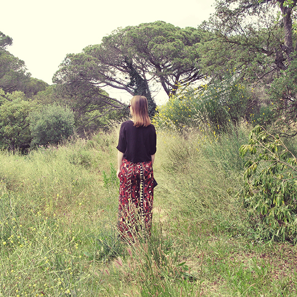 15-colgadas-de-una-percha-san-juan-saint-johns-eve-print-palazzo-pants-estampados-crop-top-carla-kissler-10