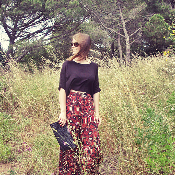 15-colgadas-de-una-percha-san-juan-saint-johns-eve-print-palazzo-pants-estampados-crop-top-carla-kissler-8