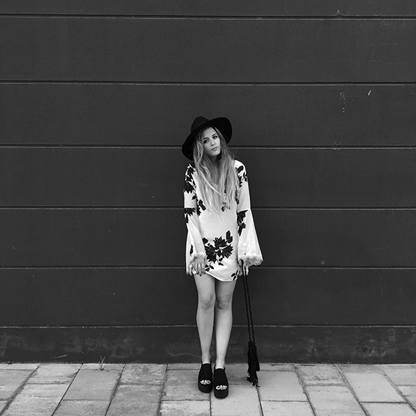 15-colgadas-de-una-percha-san-juan-saint-johns-eve-vestido-boho-dress-sombrero-hat-bell-sleeves-mangas-campana-anna-duarte-4