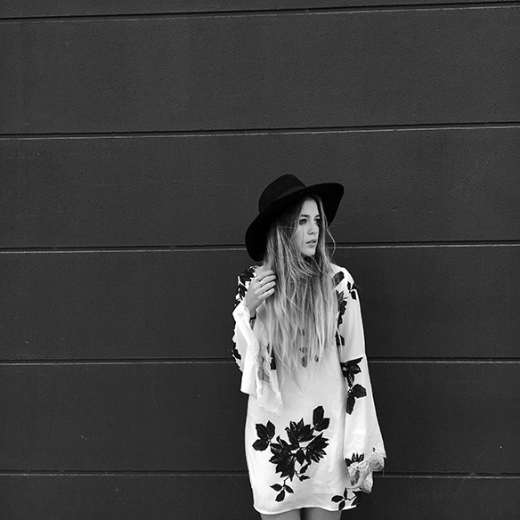 15-colgadas-de-una-percha-san-juan-saint-johns-eve-vestido-boho-dress-sombrero-hat-bell-sleeves-mangas-campana-anna-duarte-9