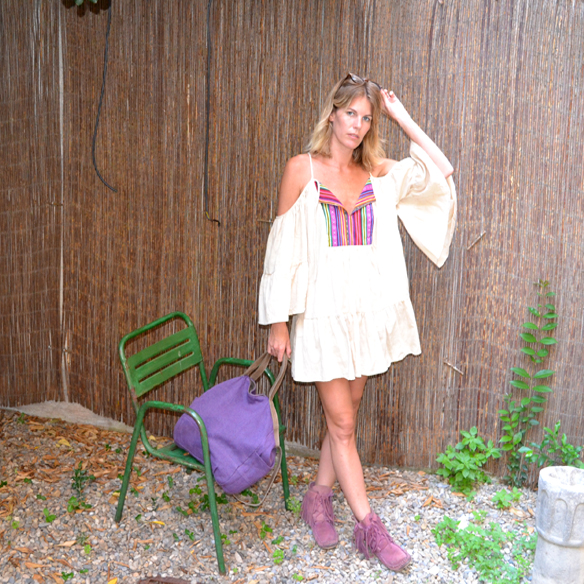 15-colgadas-de-una-percha-vestido-etnico-hombros-al-aire-ethinc-dress-bare-shoulders-lila-lilac-minnetonkas-gina-carreras-1