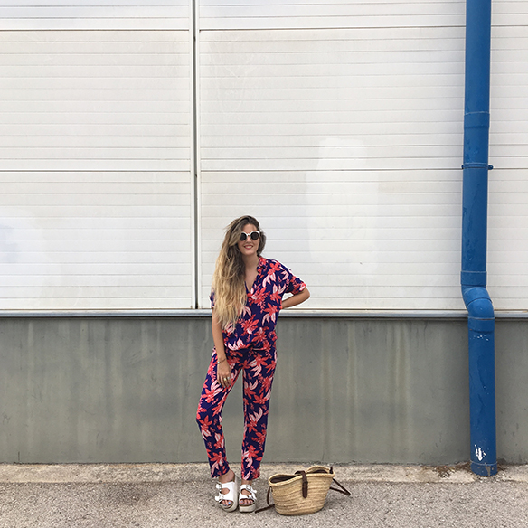 15-colgadas-de-una-percha-anna-duarte-hawaii-hawai-print-estampado-hawaiano-conjunto-pijamero-pajamas-set-cesto-basket-1