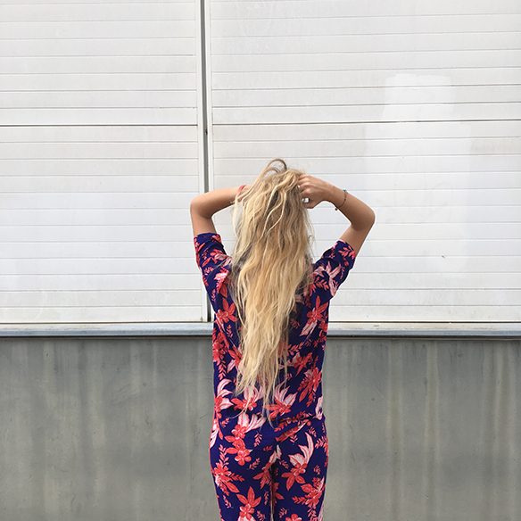 15-colgadas-de-una-percha-anna-duarte-hawaii-hawai-print-estampado-hawaiano-conjunto-pijamero-pajamas-set-cesto-basket-7