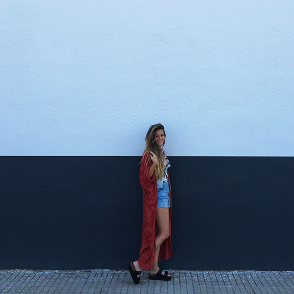 15-colgadas-de-una-percha-bañador-swimsuit-caftan-kaftan-shorts-tiro-alto-high-waisted-shorts-anna-duarte-4