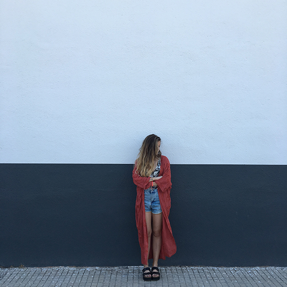 15-colgadas-de-una-percha-bañador-swimsuit-caftan-kaftan-shorts-tiro-alto-high-waisted-shorts-anna-duarte-9