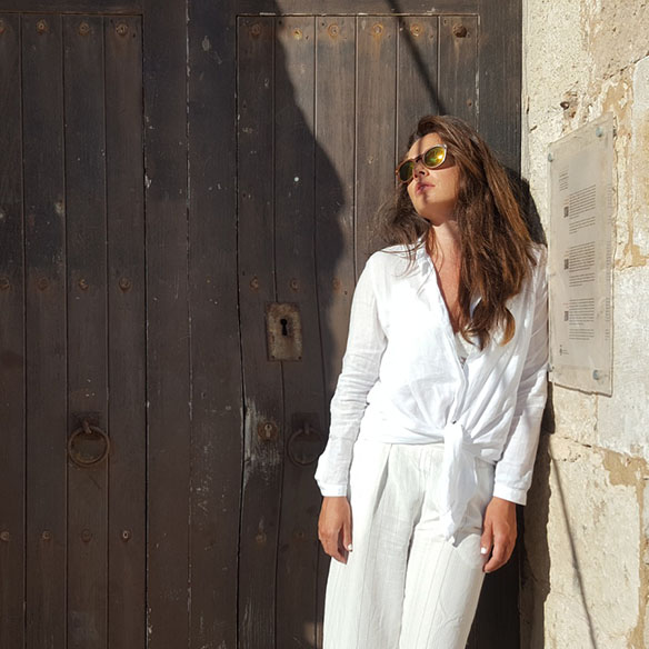 15-colgadas-de-una-percha-camisa-anudada-knotted-shirt-culottes-alpargatas-espadrilles-alicia-alvarez-6