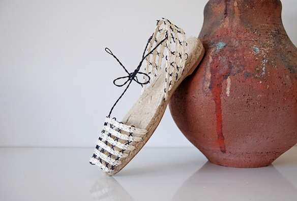 15-colgadas-de-una-percha-closet-must-ball-pages-alpargatas-espardenyes-espardeñas-zapatos-de-esparto-verano-summer-espadrilles-13