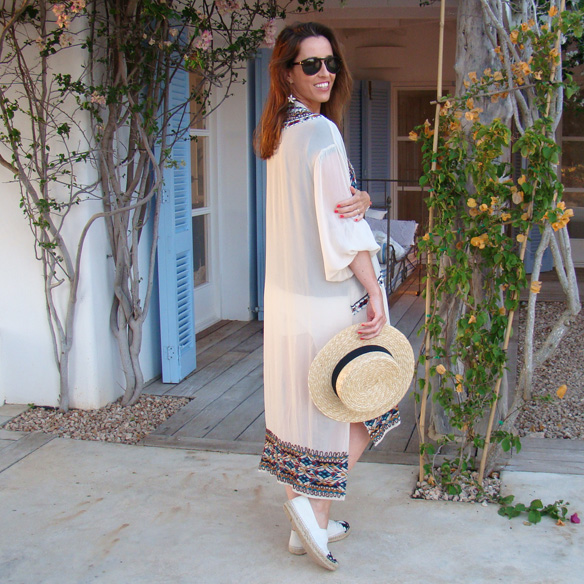 15-colgadas-de-una-percha-ethnic-kaftan-etnico-alpargatas-espadrilles-canotier-shorts-marta-r-1