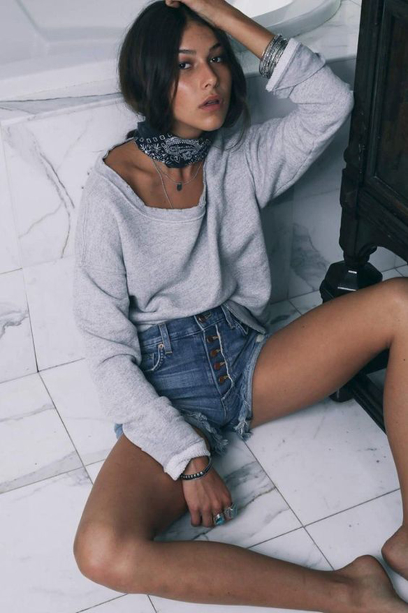 15-colgadas-de-una-percha-peinados-verano-summer-hairstyles-melena-negra-negro-black-main-3