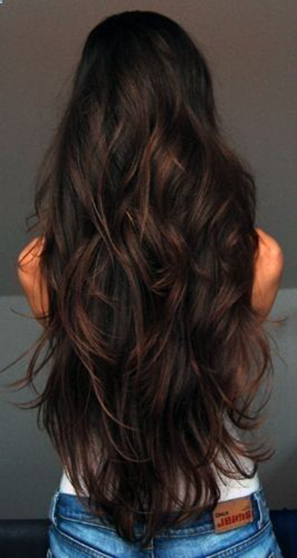15-colgadas-de-una-percha-peinados-verano-summer-hairstyles-melena-negra-negro-black-main-4